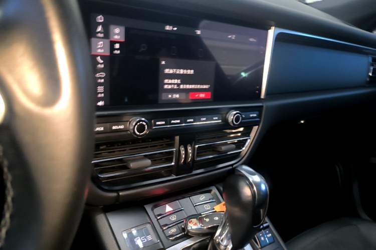 Used Porsche Macan 2018 Macan 2.0T Audio And AC Panel