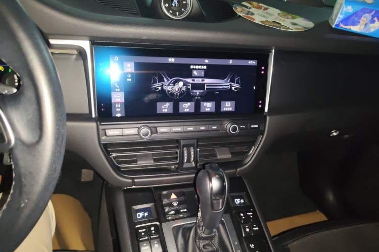 Used Porsche Macan 2018 Macan 2.0T Audio And AC Panel