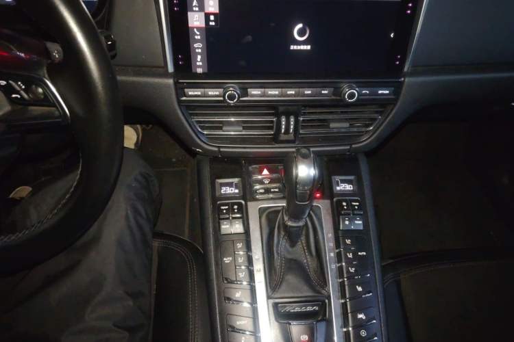 Used Porsche Macan 2018 Macan 2.0T Audio And AC Panel