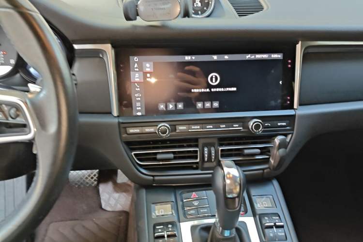 Used Porsche Macan 2018 Macan 2.0T Audio And AC Panel