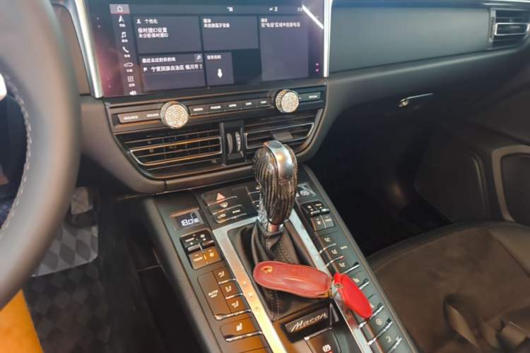 Used Porsche Macan 2018 Macan 2.0T Audio And AC Panel