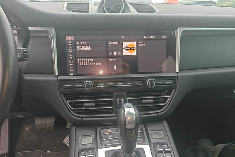 Used Porsche Macan 2018 Macan 2.0T Audio And AC Panel