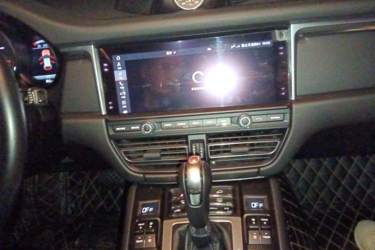Used Porsche Macan 2018 Macan 2.0T Audio And AC Panel