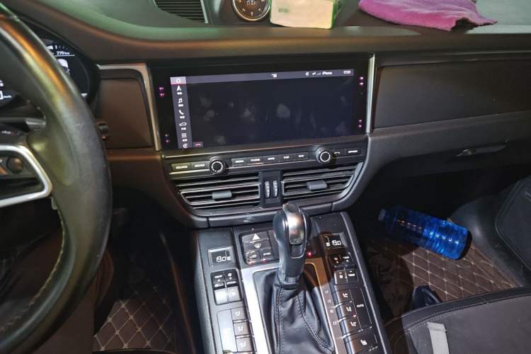 Used Porsche Macan 2018 Macan 2.0T Audio And AC Panel
