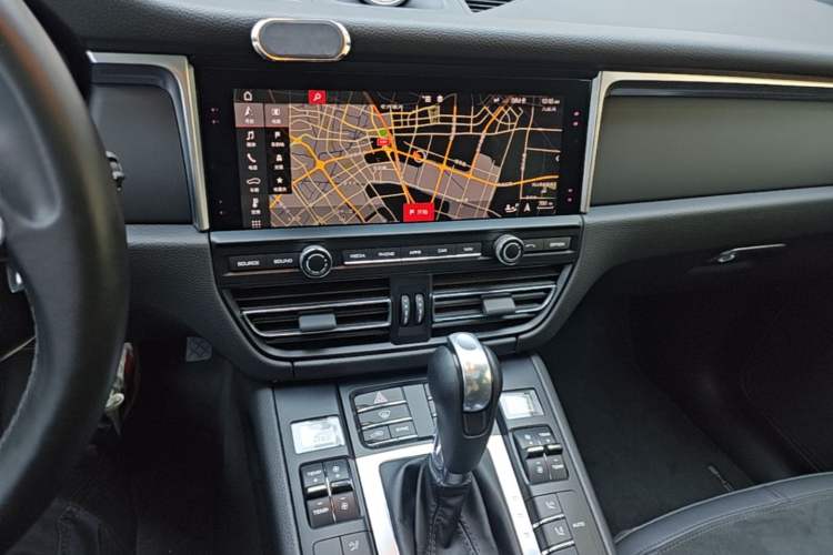 Used Porsche Macan 2018 Macan 2.0T Audio And AC Panel