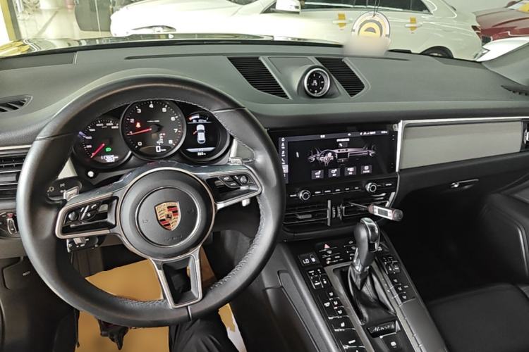 Used Porsche Macan 2018 Macan 2.0T Center Console