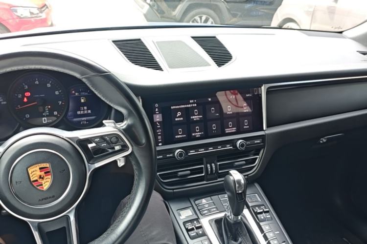 Used Porsche Macan 2018 Macan 2.0T Center Console