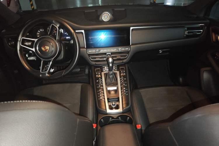 Used Porsche Macan 2018 Macan 2.0T Center Console