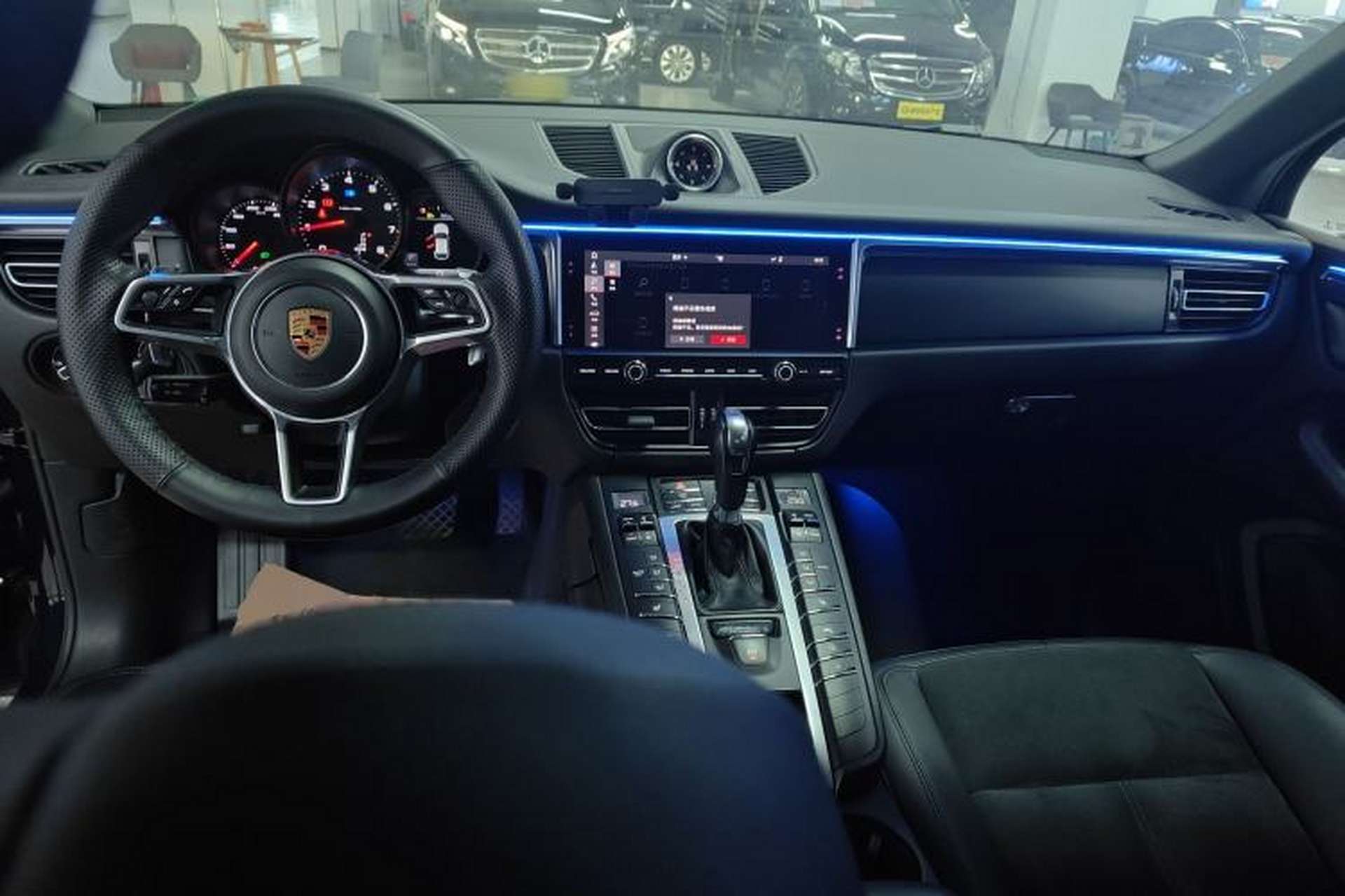Used Porsche Macan 2018 Macan 2.0T Center Console