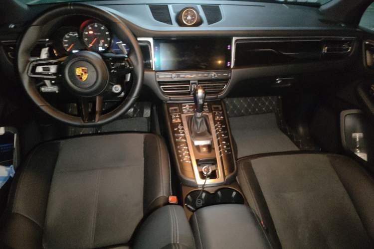 Used Porsche Macan 2018 Macan 2.0T Center Console
