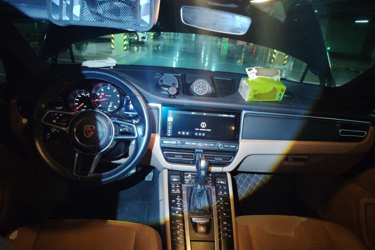 Used Porsche Macan 2018 Macan 2.0T Center Console