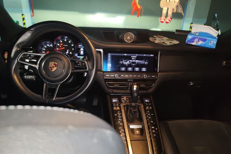 Used Porsche Macan 2018 Macan 2.0T Center Console