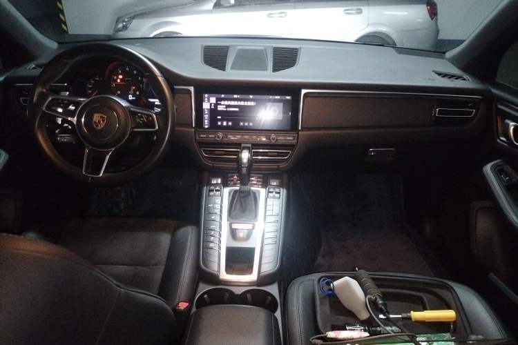 Used Porsche Macan 2018 Macan 2.0T Center Console