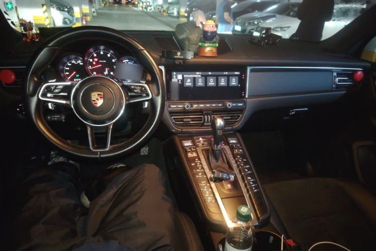 Used Porsche Macan 2018 Macan 2.0T Center Console