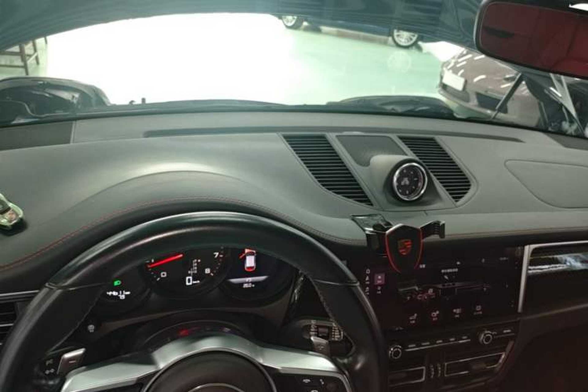 Used Porsche Macan 2018 Macan 2.0T Center Console