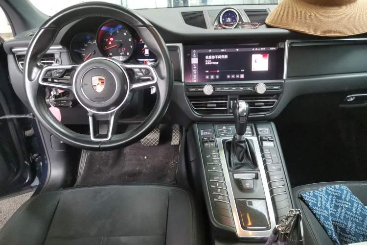 Used Porsche Macan 2018 Macan 2.0T Center Console