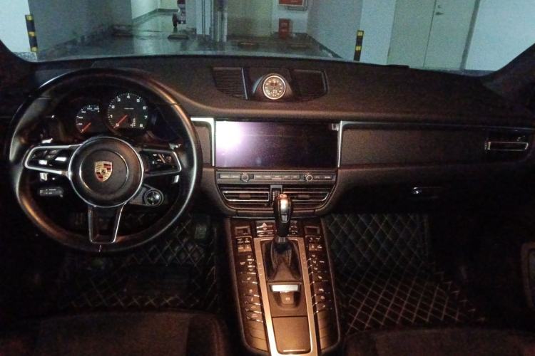 Used Porsche Macan 2018 Macan 2.0T Center Console