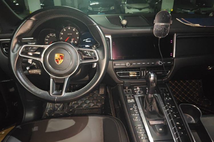 Used Porsche Macan 2018 Macan 2.0T Center Console