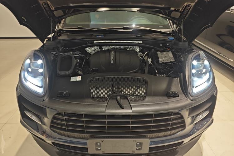 Used Porsche Macan 2018 Macan 2.0T Engine Bay