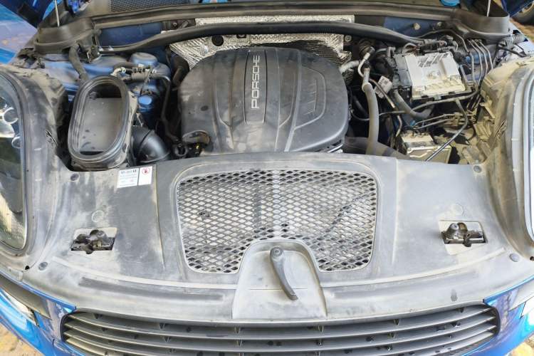 Used Porsche Macan 2018 Macan 2.0T Engine Bay