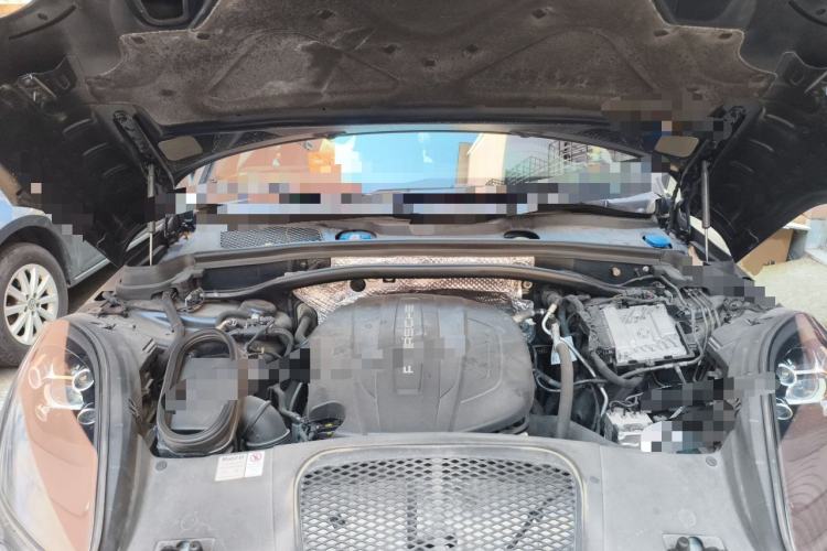 Used Porsche Macan 2018 Macan 2.0T Engine Bay