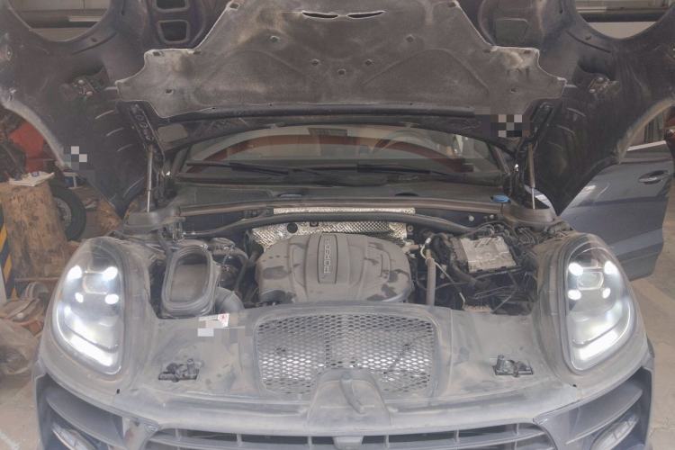 Used Porsche Macan 2018 Macan 2.0T Engine Bay