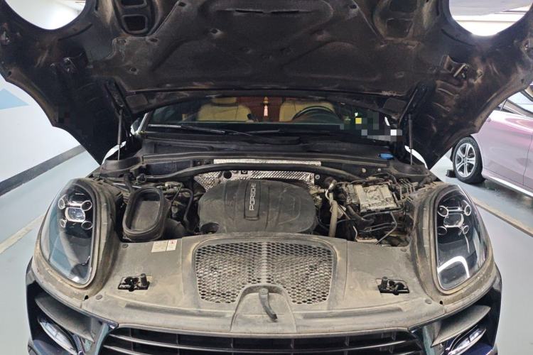 Used Porsche Macan 2018 Macan 2.0T Engine Bay