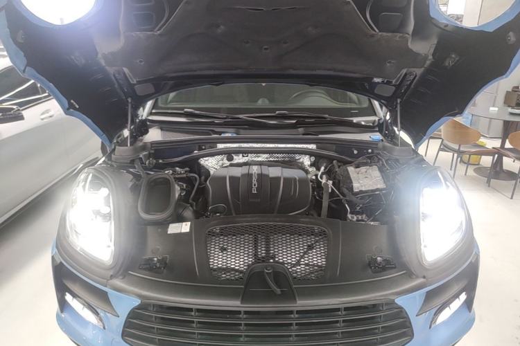 Used Porsche Macan 2018 Macan 2.0T Engine Bay