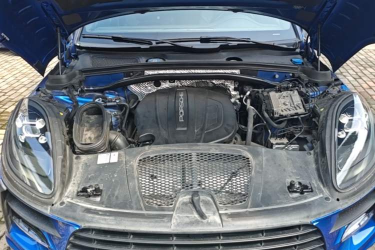Used Porsche Macan 2018 Macan 2.0T Engine Bay