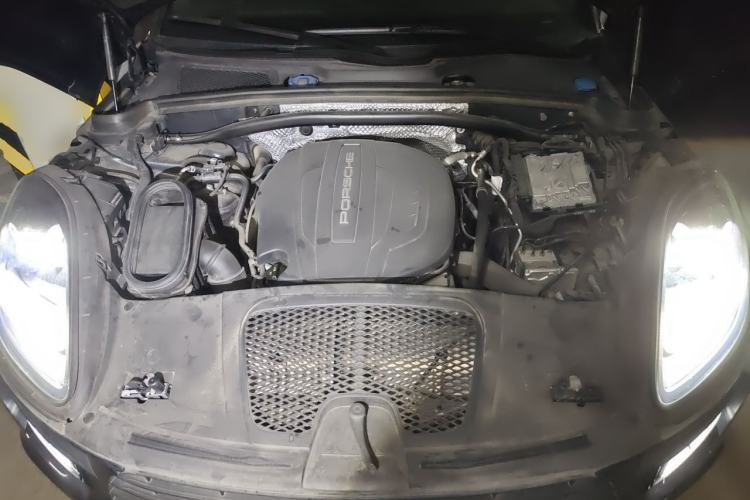 Used Porsche Macan 2018 Macan 2.0T Engine Bay