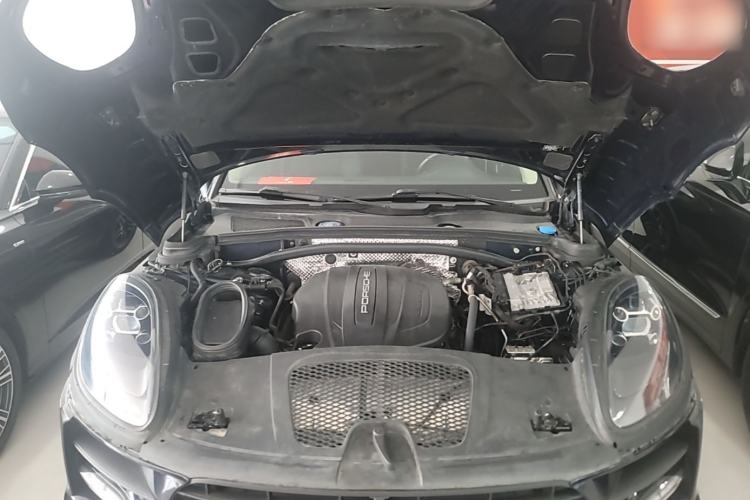Used Porsche Macan 2018 Macan 2.0T Engine Bay