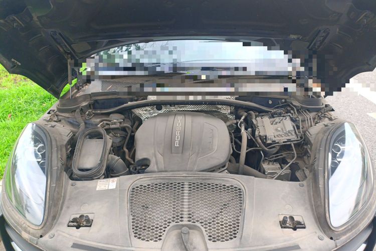 Used Porsche Macan 2018 Macan 2.0T Engine Bay