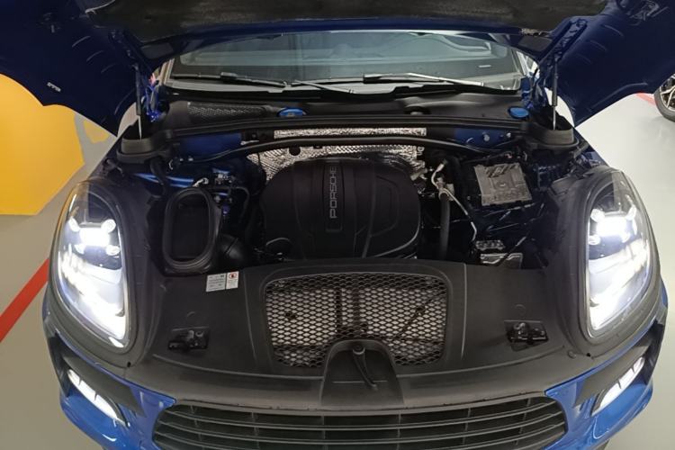 Used Porsche Macan 2018 Macan 2.0T Engine Bay