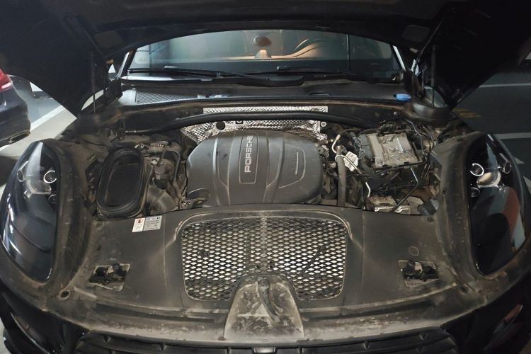 Used Porsche Macan 2018 Macan 2.0T Engine Bay