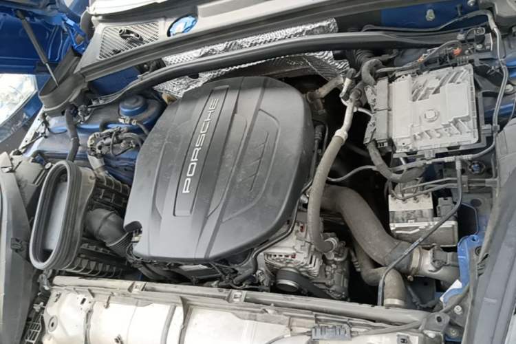 Used Porsche Macan 2018 Macan 2.0T Engine Bay
