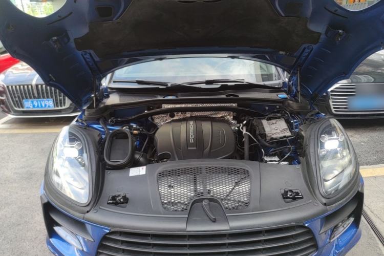 Used Porsche Macan 2018 Macan 2.0T Engine Bay