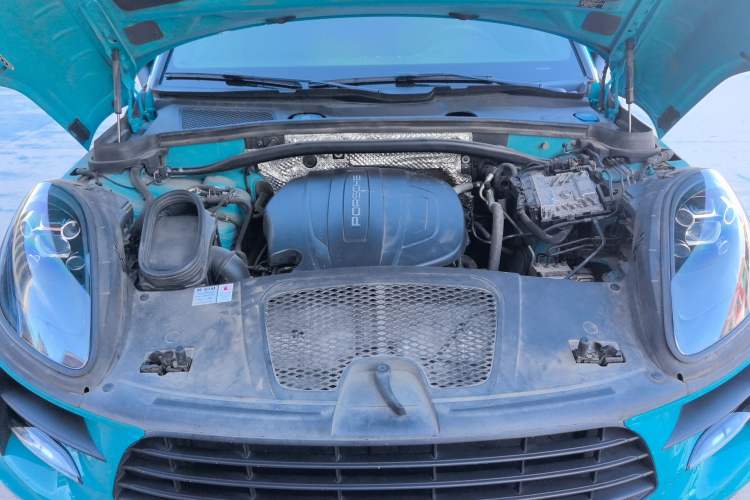 Used Porsche Macan 2018 Macan 2.0T Engine Bay
