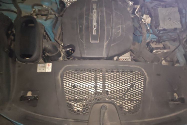 Used Porsche Macan 2018 Macan 2.0T Engine Bay