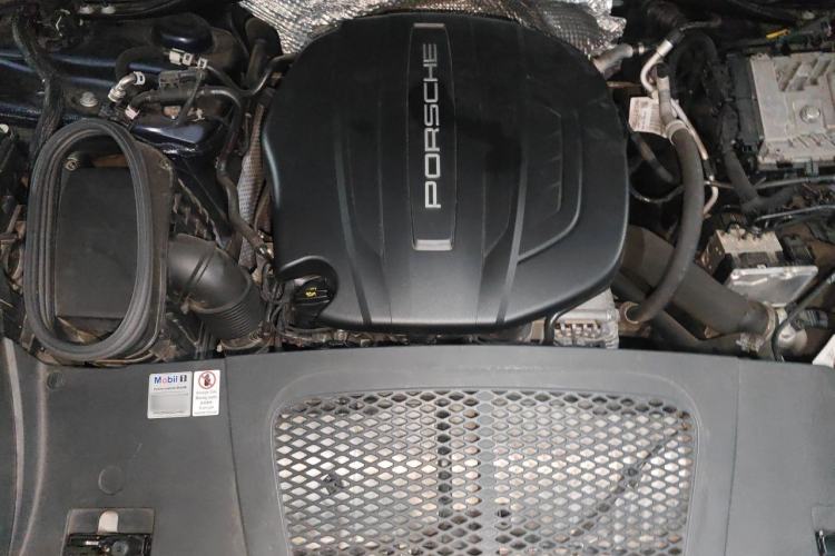 Used Porsche Macan 2018 Macan 2.0T Engine Bay