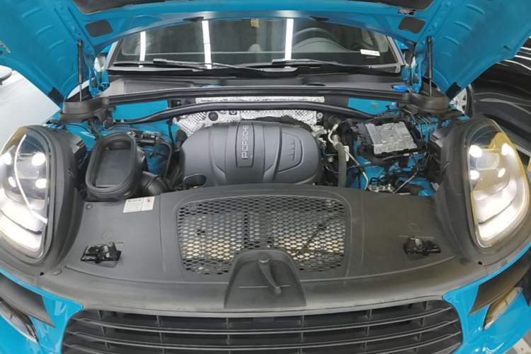 Used Porsche Macan 2018 Macan 2.0T Engine Bay