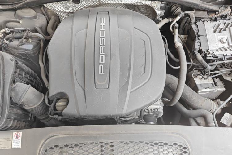 Used Porsche Macan 2018 Macan 2.0T Engine Bay
