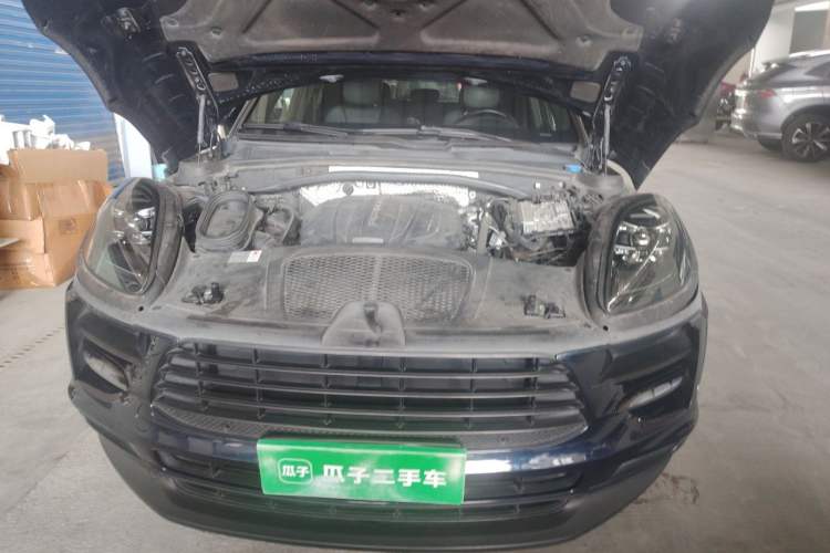 Used Porsche Macan 2018 Macan 2.0T Engine Bay