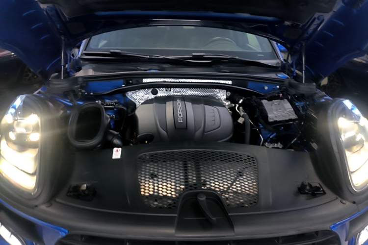 Used Porsche Macan 2018 Macan 2.0T Engine Bay