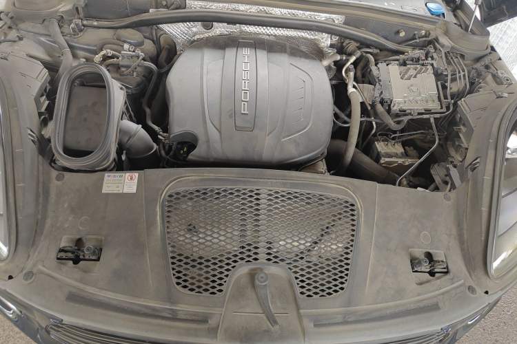 Used Porsche Macan 2018 Macan 2.0T Engine Bay