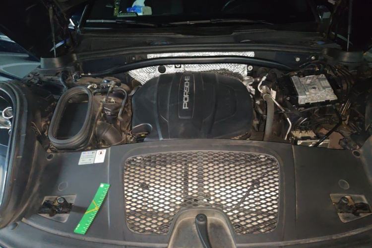 Used Porsche Macan 2018 Macan 2.0T Engine Bay