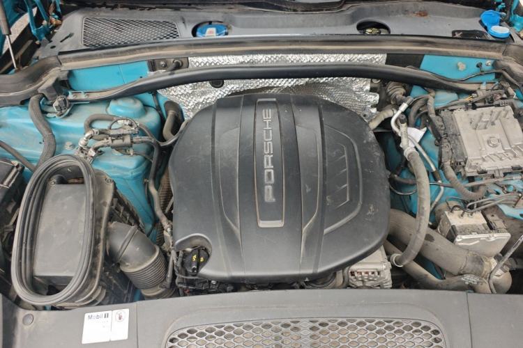 Used Porsche Macan 2018 Macan 2.0T Engine Bay