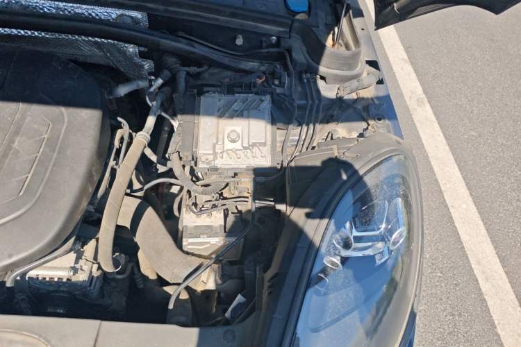 Used Porsche Macan 2018 Macan 2.0T Engine Bay Left