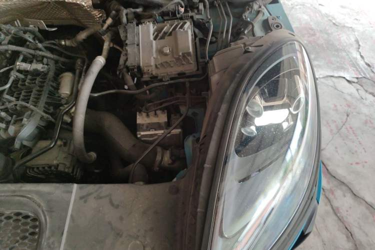 Used Porsche Macan 2018 Macan 2.0T Engine Bay Left