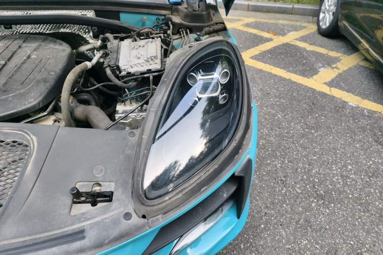 Used Porsche Macan 2018 Macan 2.0T Engine Bay Left