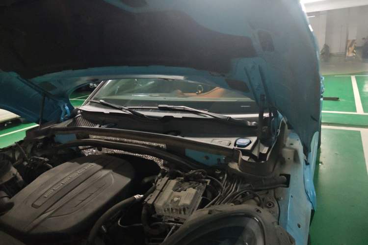 Used Porsche Macan 2018 Macan 2.0T Engine Bay Left